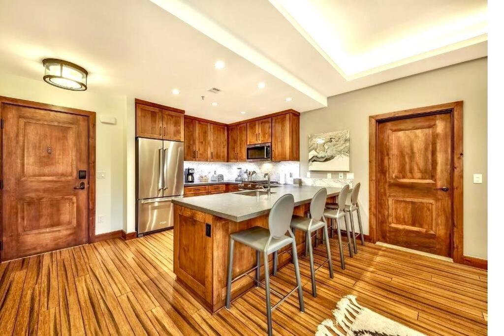 Ski In/Out - Zalanta - Great Location- 2 Hot Tubs - Heated Pool South Lake Tahoe Bagian luar foto