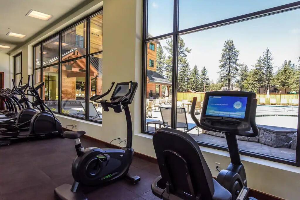 Ski In/Out - Zalanta - Great Location- 2 Hot Tubs - Heated Pool South Lake Tahoe Bagian luar foto
